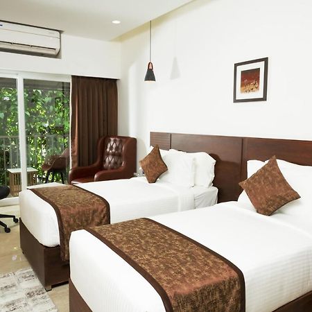 The Runway Hotel Kochi Exterior foto